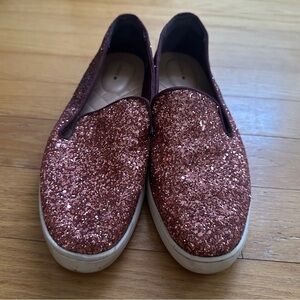 Birdies The Swift in rose gold sparkle. Size 10.